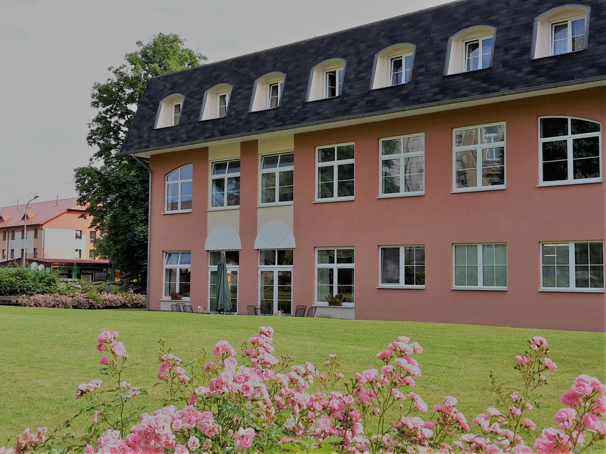 Vzdelavaci Stredisko A Hotel Varnsdorf Eksteriør billede