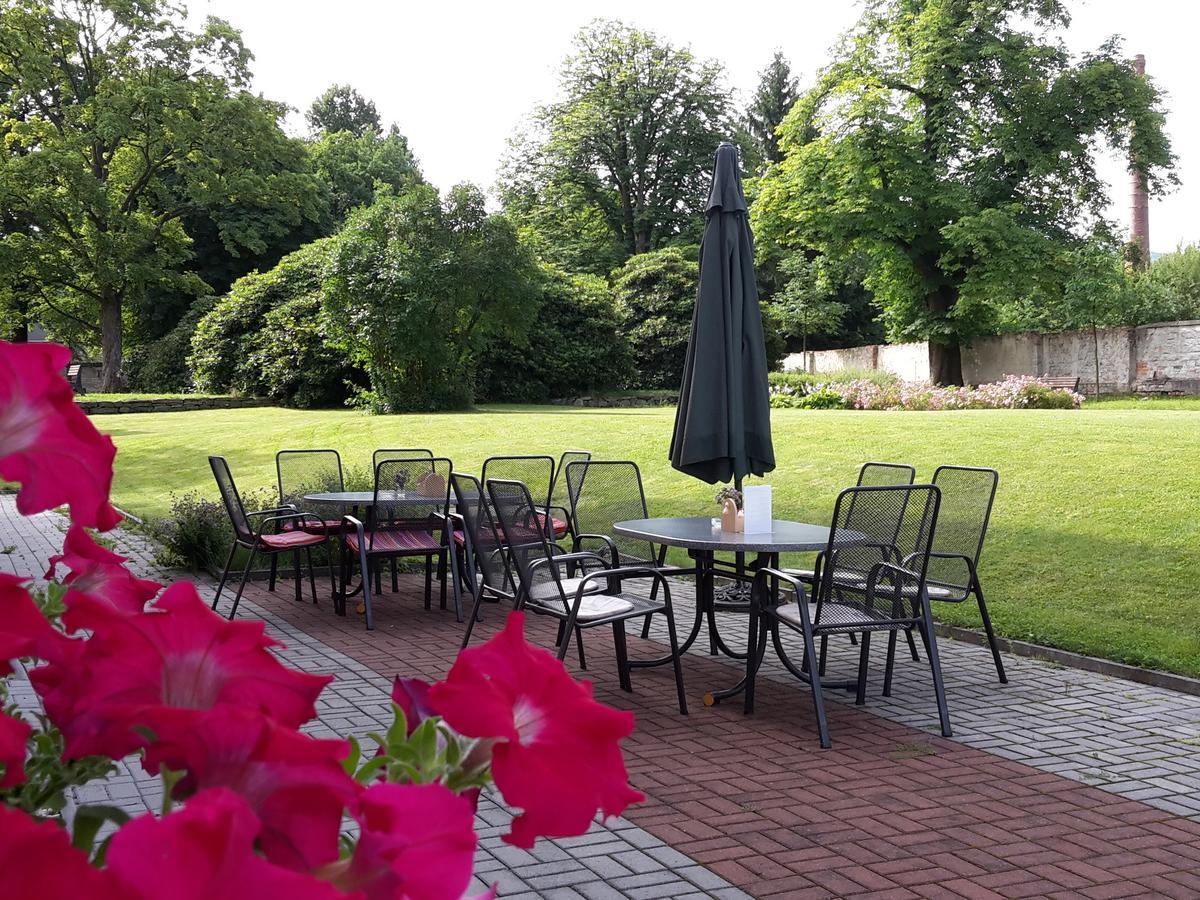 Vzdelavaci Stredisko A Hotel Varnsdorf Eksteriør billede
